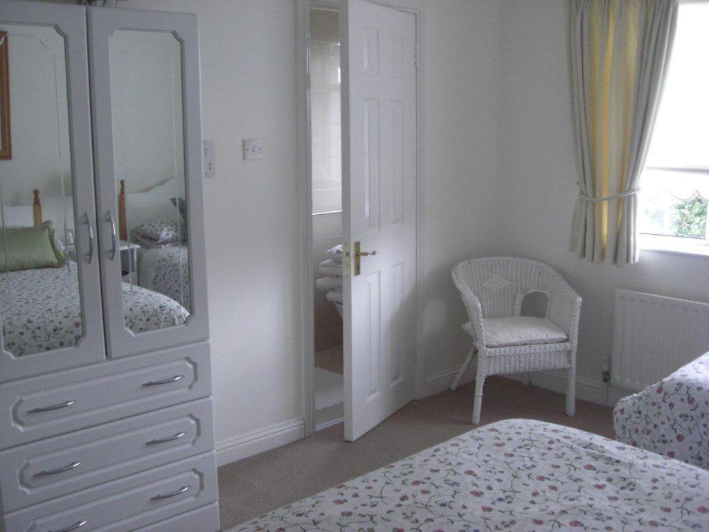 Lorcan Lodge Bed And Breakfast Сантри Номер фото